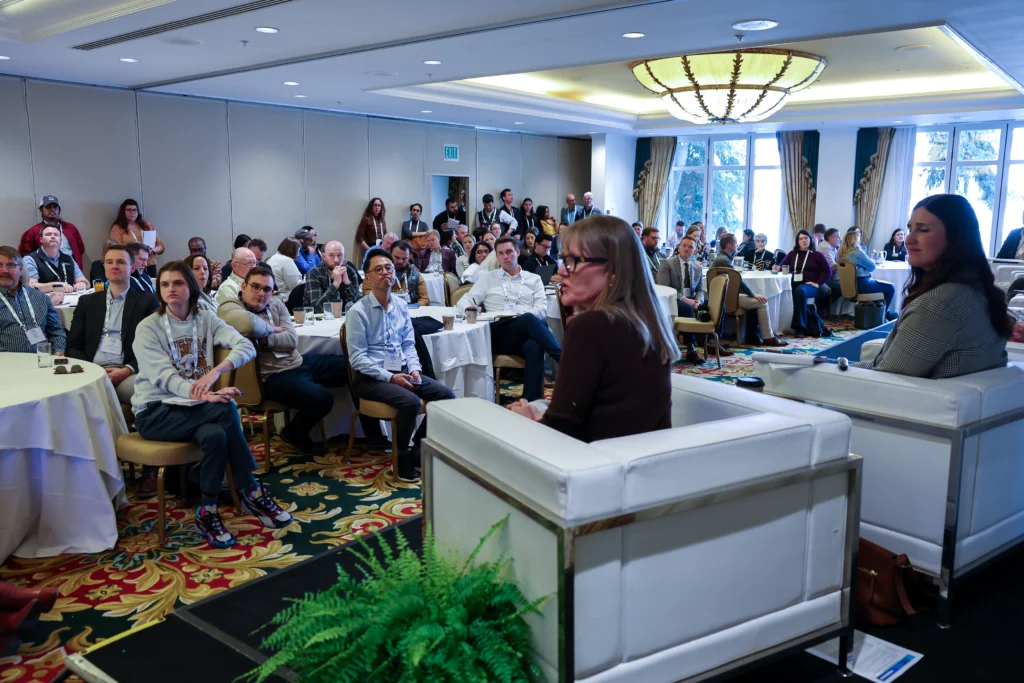 A crowded room at the 2024 Siting & Permitting Conference