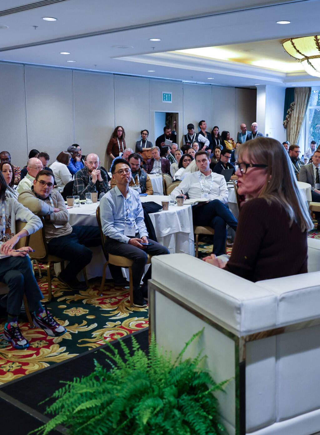 A crowded room at the 2024 Siting & Permitting Conference