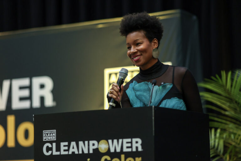 CLEANPOWER in Color speaker